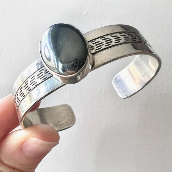 NATIVE Hematite & Sterling Silver Southwestern Stacker Cuff Navajo Julia Etsitty - Picture 3 of 9